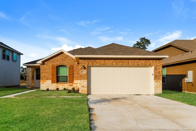 Building Photo - 14735 Country Club Dr