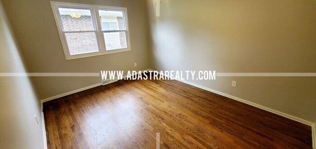 Building Photo - Very Nice North Overland Park Duplex-Avail...