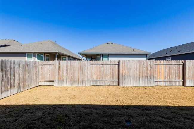 Building Photo - 141 Yellowstone Dr