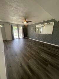 Building Photo - 527 Downing Ave