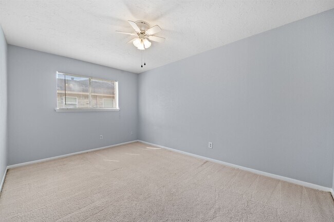Building Photo - 25310 Pepper Ridge Ln