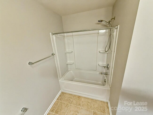 Building Photo - 2752 Sawbridge Ln