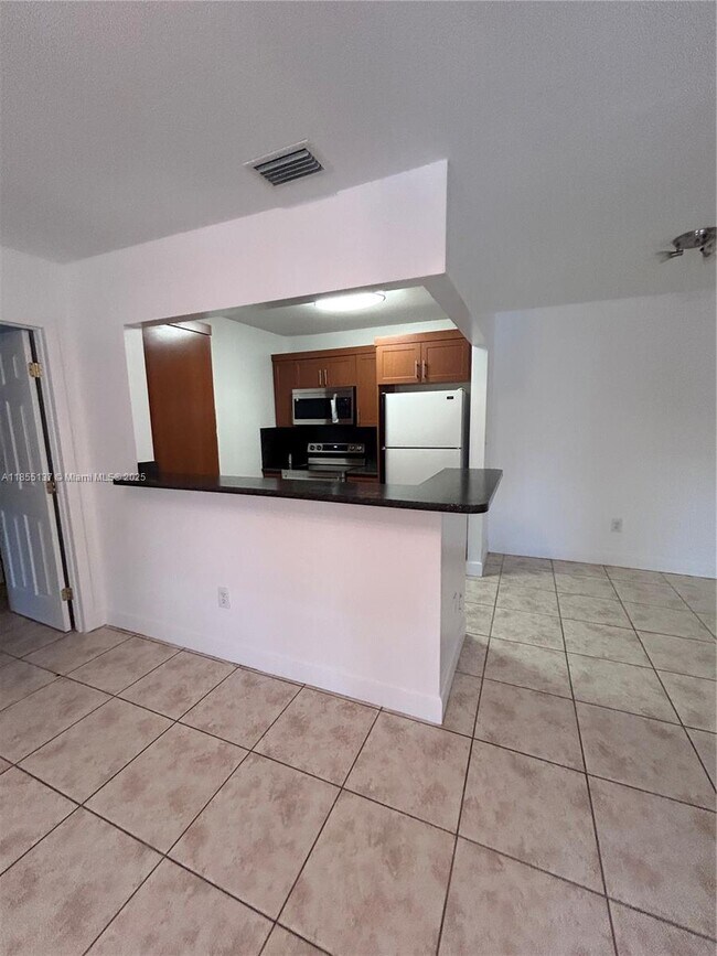 Building Photo - 6040 Shaker Wood Cir