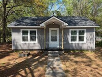 Building Photo - 702 E Phillips St