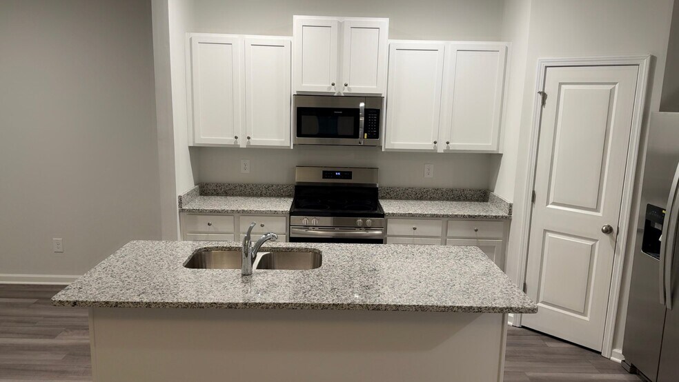 Building Photo - 124 Brexley Dr