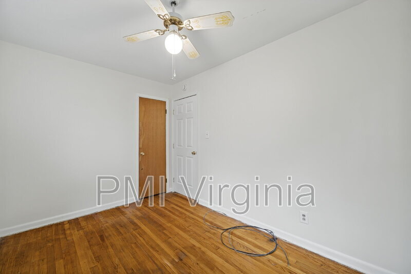 Building Photo - 430 Greenbriar Ave