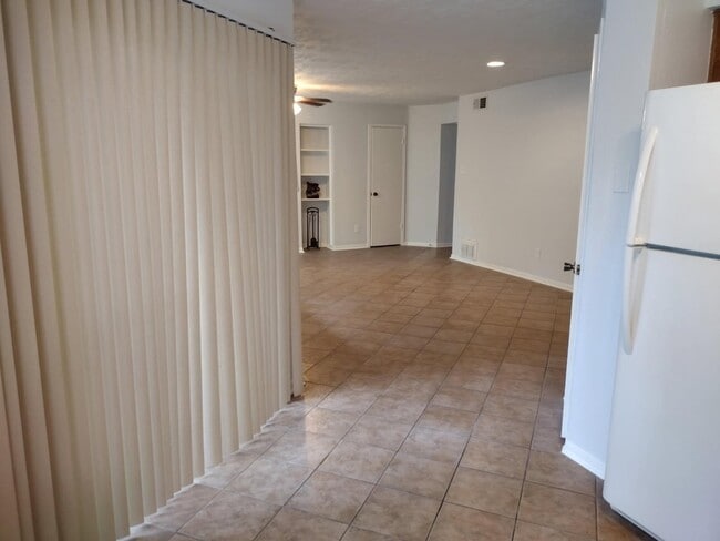 Building Photo - 12200 Overbrook Ln