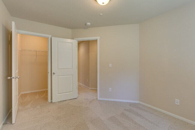 Building Photo - Luxury Home in Kenmore / Bothell!