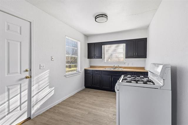 Building Photo - 916 8th St NW