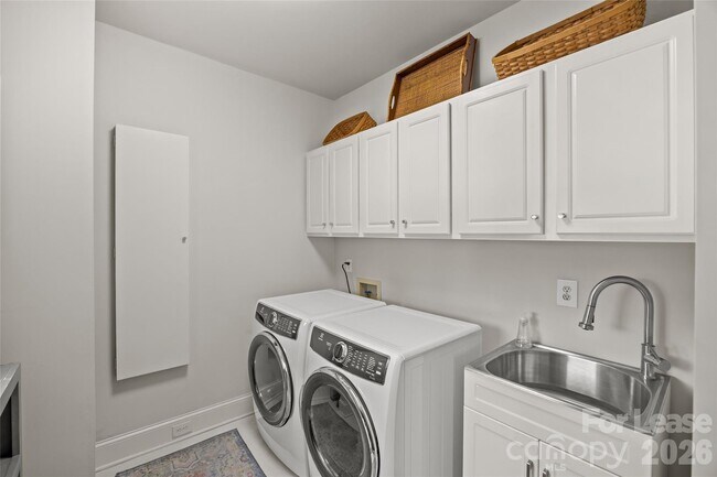 Building Photo - 5202 Carmel Club Dr