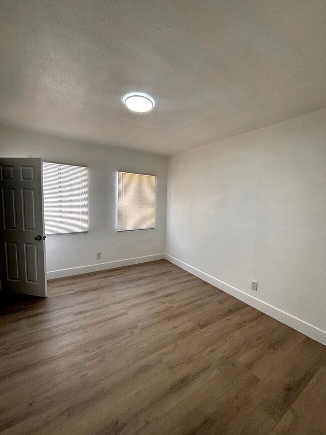 Building Photo - 4701 S Figueroa St