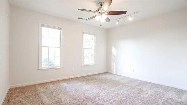 Building Photo - 5055 Mallory Ct