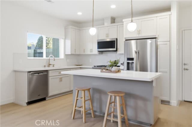 Building Photo - 215 E 2nd St