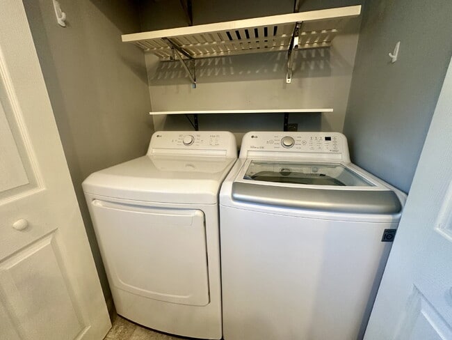 Building Photo - Two Bedroom Single Level Condo at Woodlake on Hilton Head Island!
