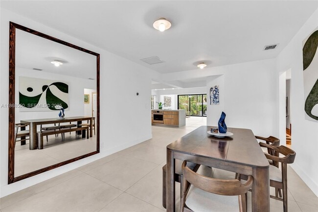 Building Photo - 141 SW 23rd Rd