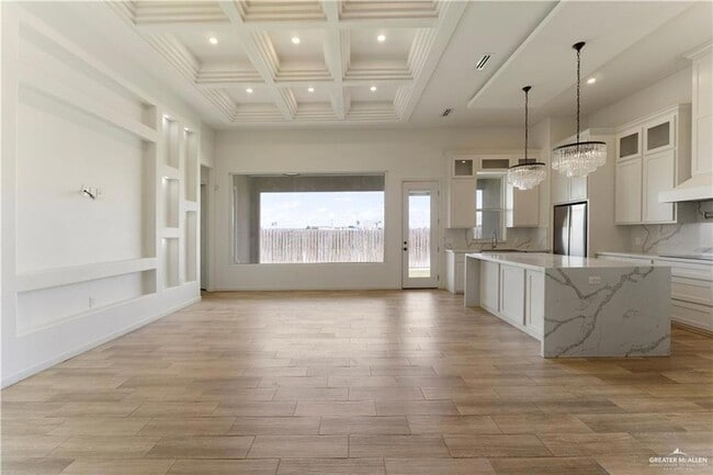 Building Photo - 607 Alameda St