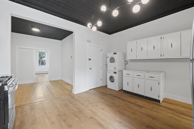 Building Photo - 342 Bramhall Ave