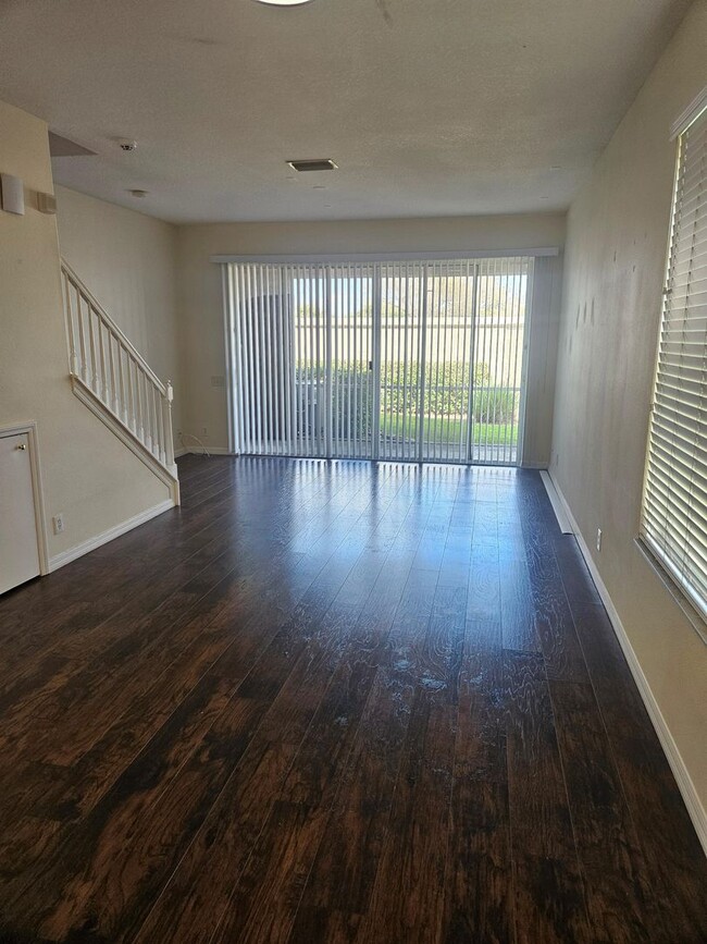 Building Photo - Town House in MillBrooke Ranch