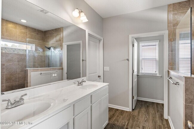 Building Photo - 92 Fernbrook Dr