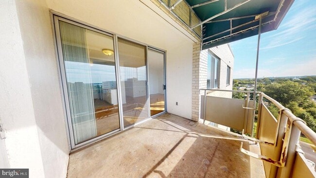 Building Photo - 6641 Wakefield Dr