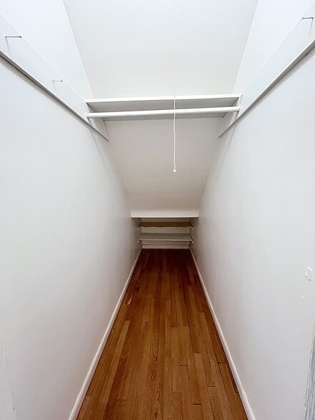 Building Photo - 18411 Chagrin Blvd