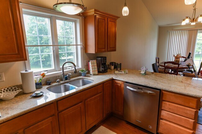 Building Photo - 276 Stone Glen Ct