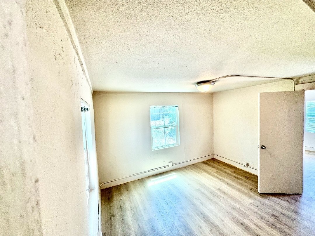 Building Photo - 528 Park Ln