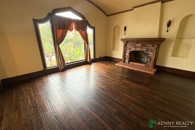 Building Photo - Charming Victorian 3 Bedroom Home in Colma