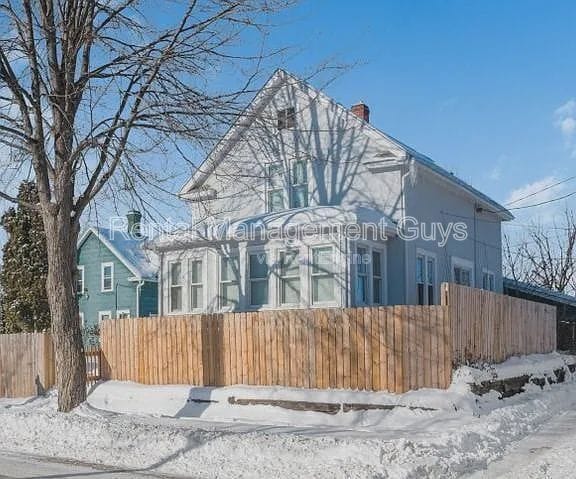 Building Photo - 1912 N 15th Ave