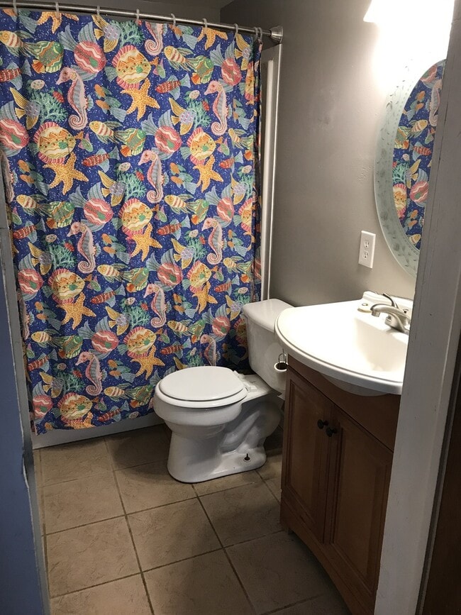 Building Photo - 2 Bed, 1 Bath House