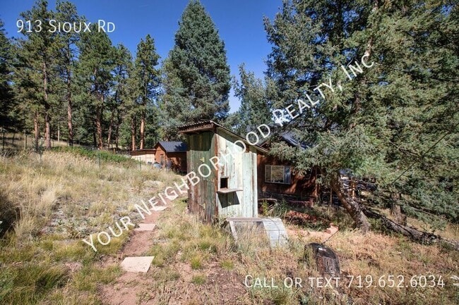 Building Photo - 913 Sioux Rd