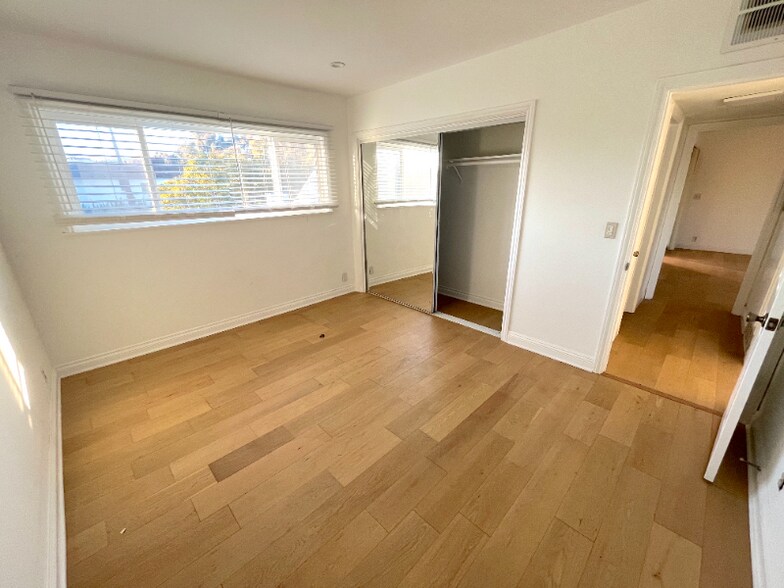 Building Photo - 1008 7th St