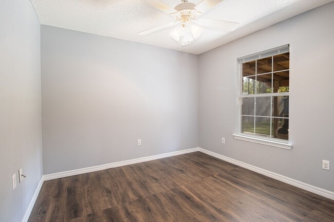 Building Photo - 4393 Wigwam Dr