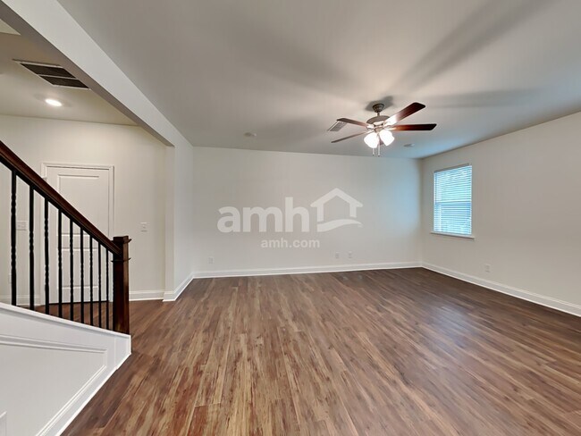 Building Photo - 893 Headland Wy