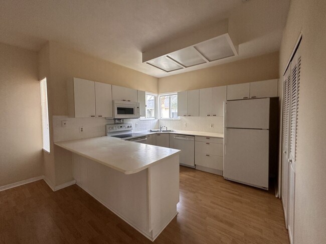 Building Photo - 2 Bedroom 2 Bath in Plantation Bay in Ormond Beach