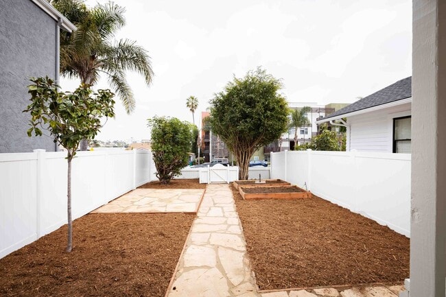 Building Photo - Georgia Street