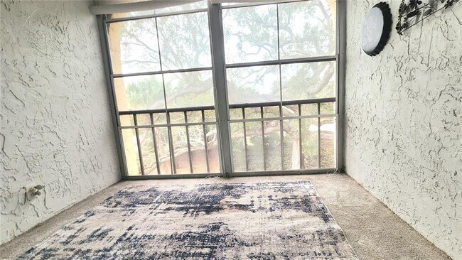 Building Photo - 11485 Oakhurst Rd