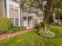 Building Photo - 854 Verona Dr