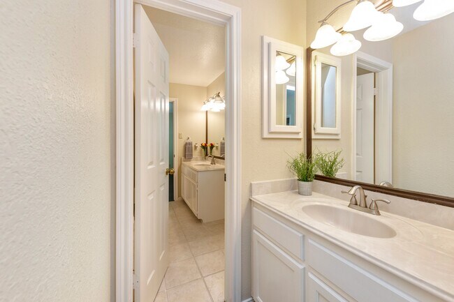 Building Photo - 3902 Misty Morn Ln