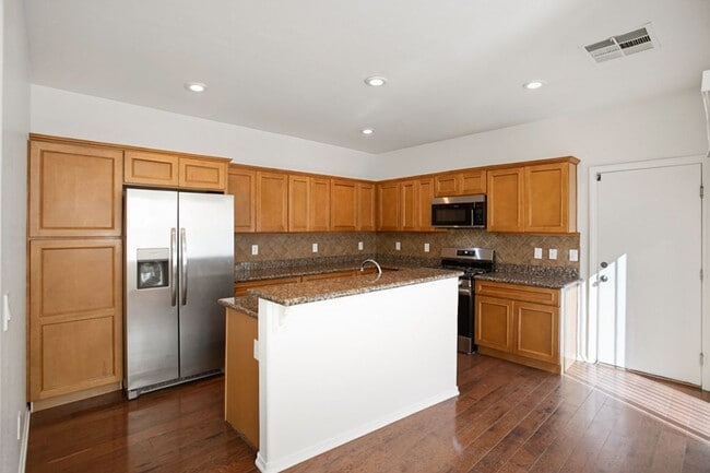 Building Photo - Well Kept Summerlin 3 Bedroom Home