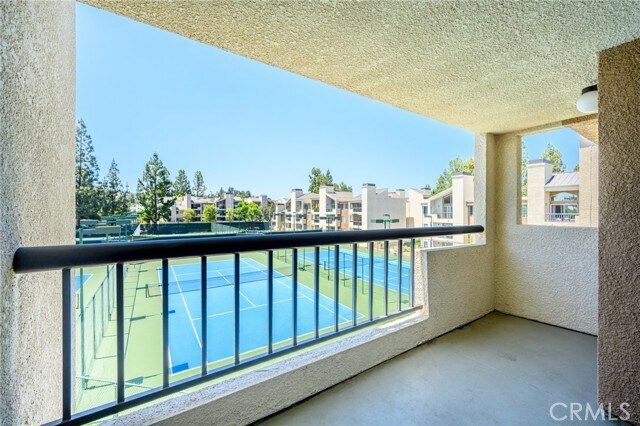 Building Photo - 5565 Canoga Ave