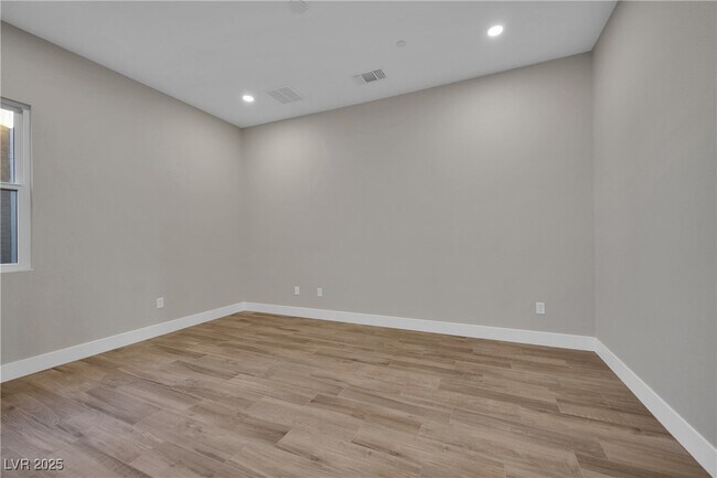 Building Photo - 11079 Rolling Vista Dr