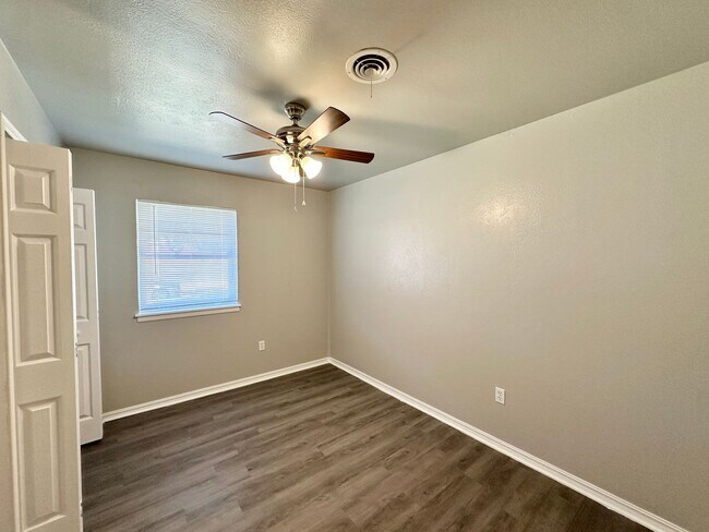 Building Photo - 1502 NW 47th St