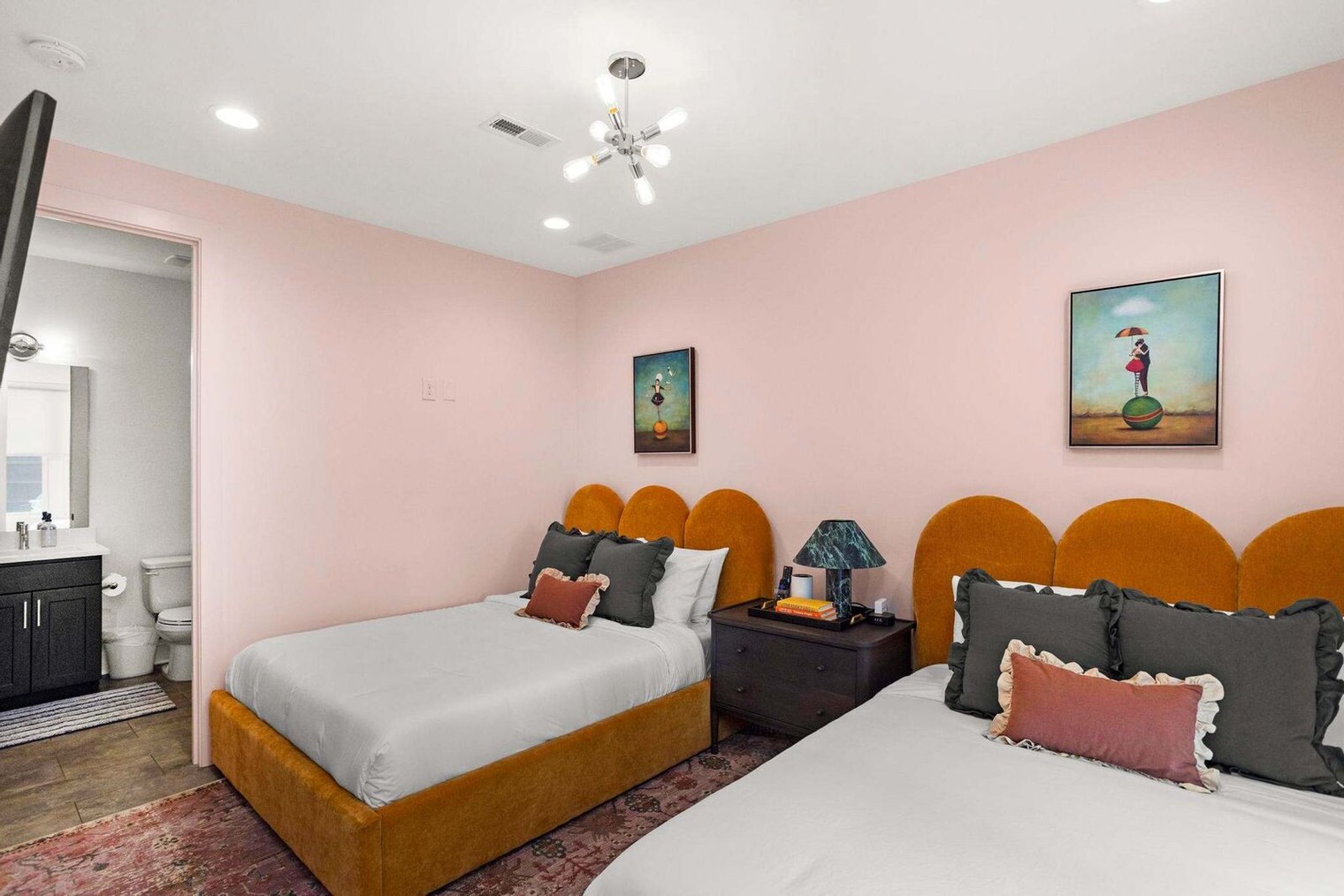 Building Photo - 772 E Argyle Ave