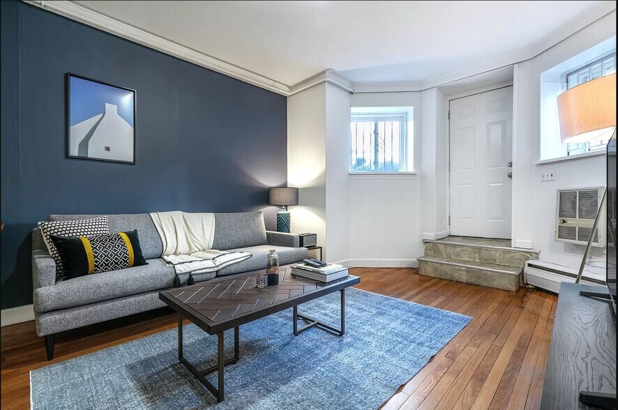 Primary Photo - 529 Beacon St
