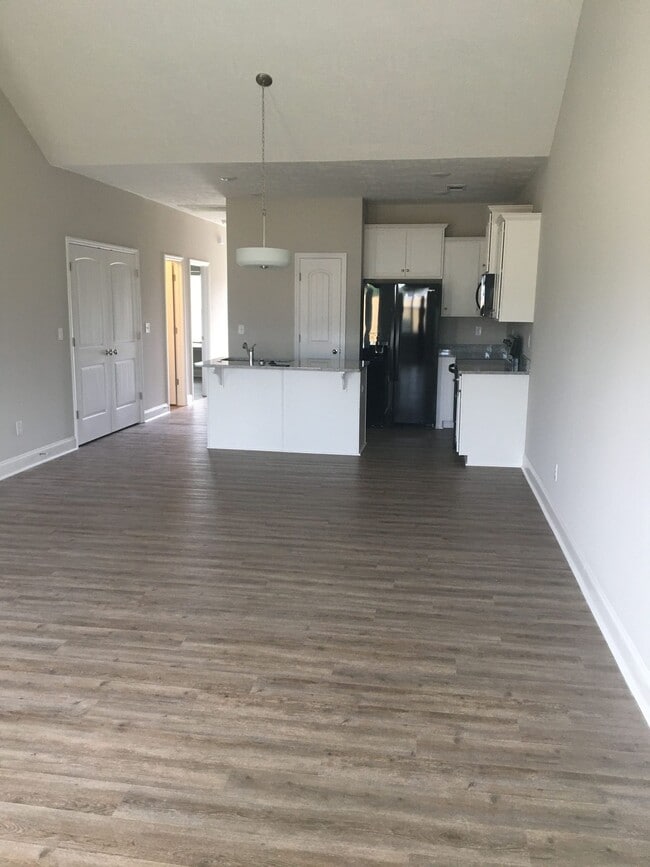 Building Photo - 2 Bed/ 2 Bath Townhome - 7 Minutes from Fort Gordon!