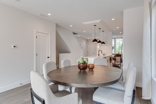 Building Photo - 1304 N Lawndale Ave