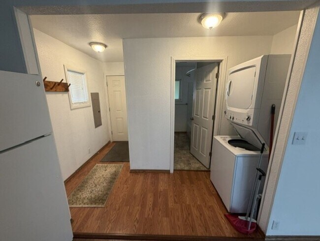 Building Photo - Cozy Centralia home