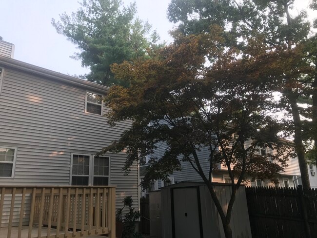 Building Photo - 16 Bowstring Way