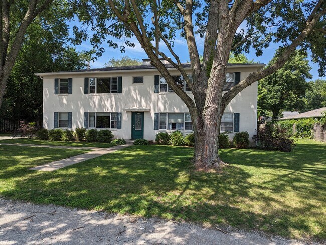 Primary Photo - 6104 Hillside Ave